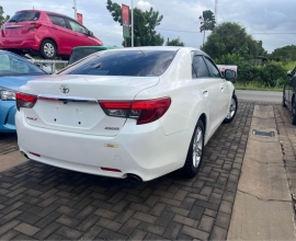 TOYOTA MARK X , BJ 2012