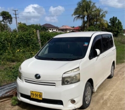 Toyota voxy bj 2009