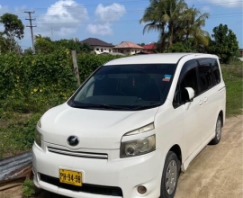 Toyota voxy bj 2009