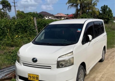 Toyota voxy bj 2009