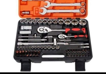 82PCS TOOL BOX